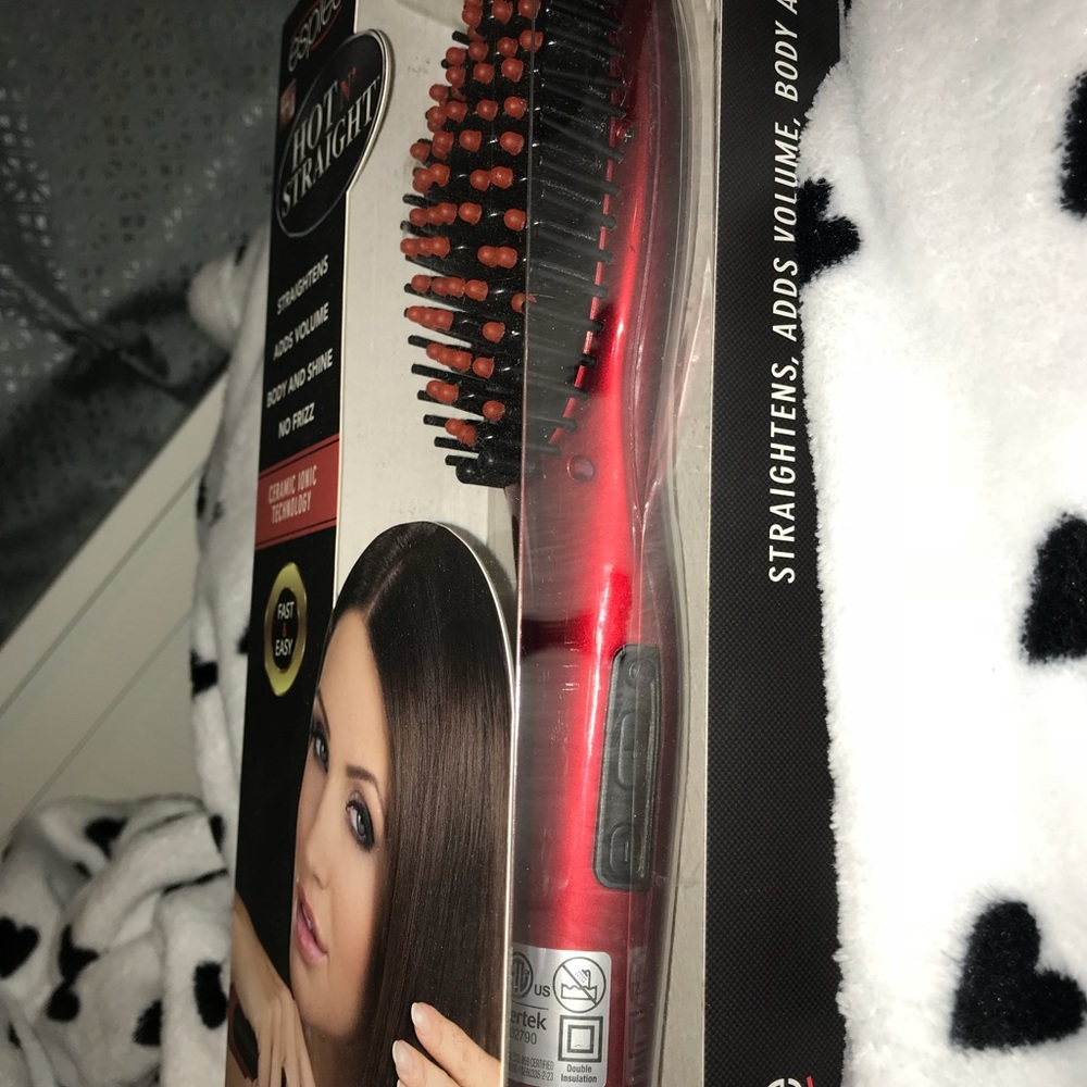 Hot N’ Straight Straightening Hairbrush